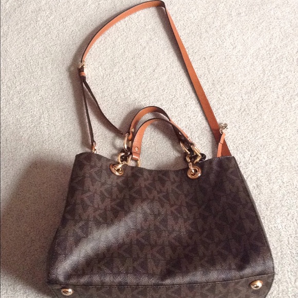 michael kors signature bag